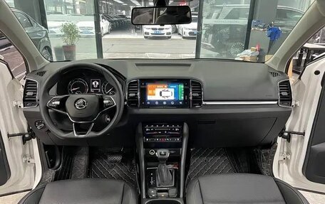 Skoda Karoq I, 2022 год, 1 760 005 рублей, 7 фотография