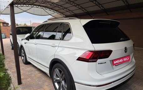 Volkswagen Tiguan II, 2019 год, 3 950 000 рублей, 2 фотография