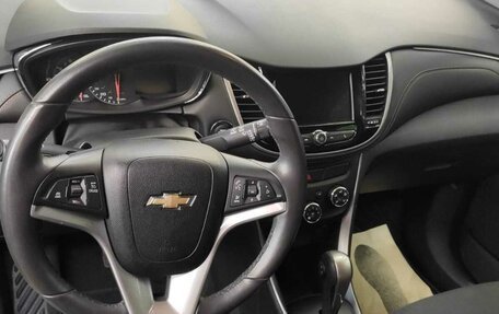 Chevrolet Trax, 2018 год, 1 000 000 рублей, 8 фотография
