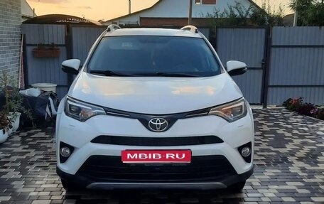 Toyota RAV4, 2018 год, 2 450 000 рублей, 1 фотография
