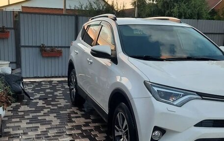 Toyota RAV4, 2018 год, 2 450 000 рублей, 4 фотография