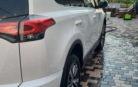 Toyota RAV4, 2018 год, 2 450 000 рублей, 6 фотография
