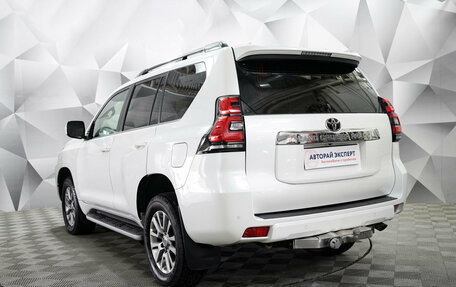 Toyota Land Cruiser Prado 150 рестайлинг 2, 2017 год, 4 493 000 рублей, 3 фотография