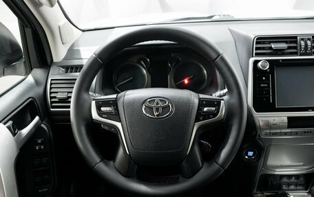 Toyota Land Cruiser Prado 150 рестайлинг 2, 2017 год, 4 493 000 рублей, 14 фотография