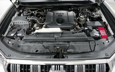 Toyota Land Cruiser Prado 150 рестайлинг 2, 2017 год, 4 493 000 рублей, 19 фотография