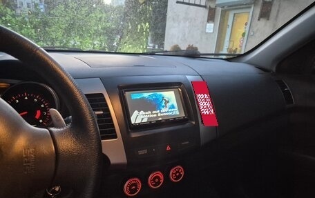 Mitsubishi Outlander III рестайлинг 3, 2008 год, 790 000 рублей, 2 фотография