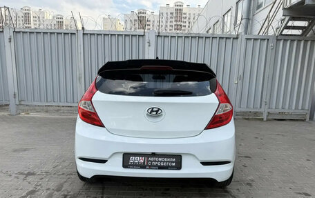 Hyundai Solaris II рестайлинг, 2015 год, 975 000 рублей, 5 фотография