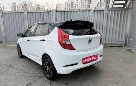 Hyundai Solaris II рестайлинг, 2015 год, 975 000 рублей, 6 фотография