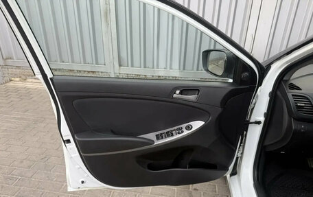 Hyundai Solaris II рестайлинг, 2015 год, 975 000 рублей, 16 фотография