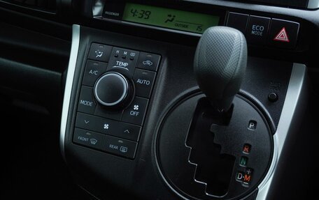Toyota Wish II, 2014 год, 1 554 000 рублей, 14 фотография