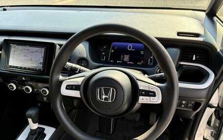 Honda Fit, 2023 год, 950 000 рублей, 8 фотография