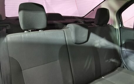 Renault Logan II, 2017 год, 595 000 рублей, 16 фотография