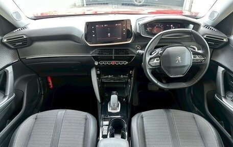 Peugeot 2008 II, 2022 год, 1 250 000 рублей, 7 фотография