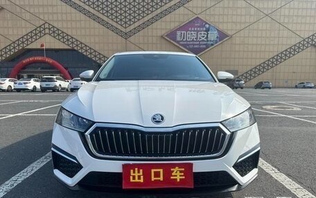 Skoda Octavia IV, 2022 год, 1 990 000 рублей, 2 фотография