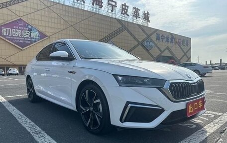 Skoda Octavia IV, 2022 год, 1 990 000 рублей, 3 фотография