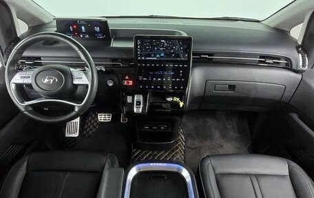 Hyundai Staria, 2021 год, 4 700 000 рублей, 8 фотография