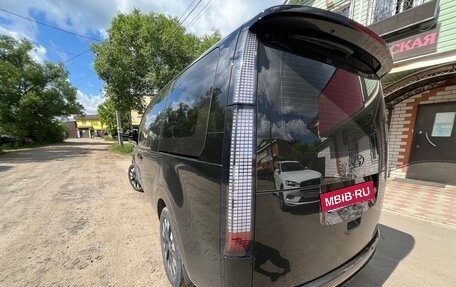 Hyundai Staria, 2021 год, 4 700 000 рублей, 2 фотография
