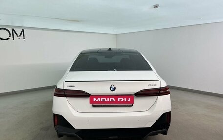 BMW 5 серия, 2024 год, 8 400 000 рублей, 4 фотография