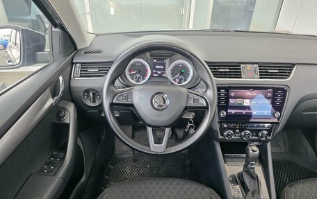 Skoda Octavia, 2018 год, 1 699 000 рублей, 8 фотография