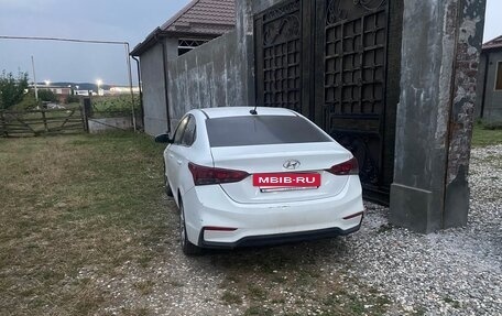 Hyundai Solaris II рестайлинг, 2017 год, 650 000 рублей, 2 фотография