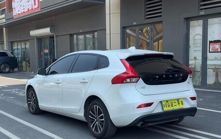 Volvo V40 II рестайлинг, 2018 год, 1 250 000 рублей, 4 фотография