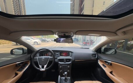 Volvo V40 II рестайлинг, 2018 год, 1 250 000 рублей, 13 фотография