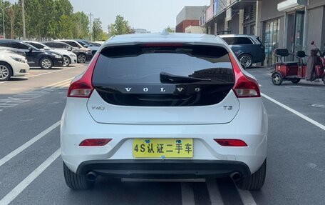 Volvo V40 II рестайлинг, 2018 год, 1 250 000 рублей, 5 фотография