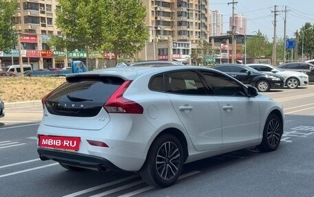 Volvo V40 II рестайлинг, 2018 год, 1 250 000 рублей, 6 фотография
