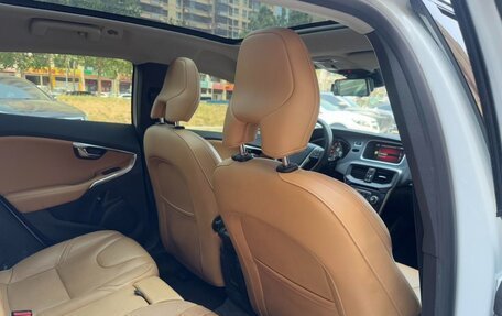 Volvo V40 II рестайлинг, 2018 год, 1 250 000 рублей, 21 фотография