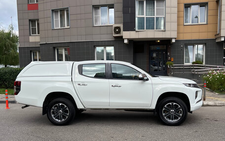 Mitsubishi L200 IV рестайлинг, 2019 год, 3 300 000 рублей, 2 фотография