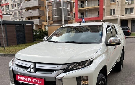 Mitsubishi L200 IV рестайлинг, 2019 год, 3 300 000 рублей, 7 фотография