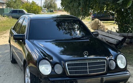 Mercedes-Benz E-Класс, 1999 год, 228 000 рублей, 1 фотография