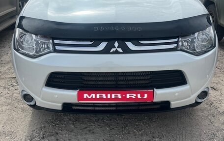 Mitsubishi Outlander III рестайлинг 3, 2014 год, 1 780 000 рублей, 1 фотография