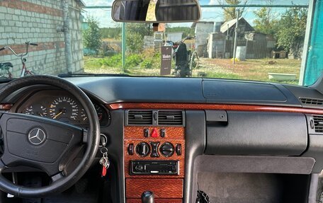 Mercedes-Benz E-Класс, 1999 год, 228 000 рублей, 5 фотография