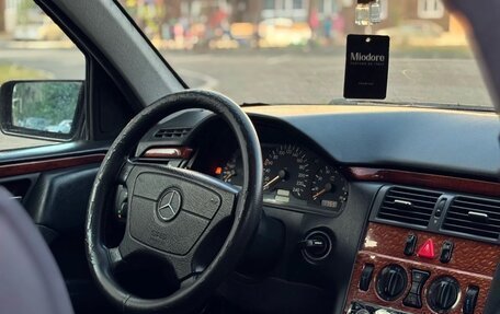Mercedes-Benz E-Класс, 1999 год, 228 000 рублей, 7 фотография
