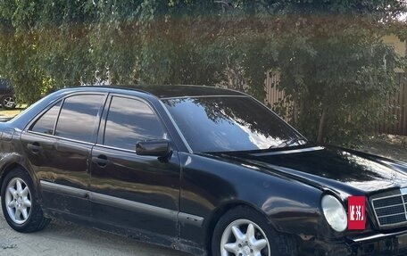 Mercedes-Benz E-Класс, 1999 год, 228 000 рублей, 2 фотография