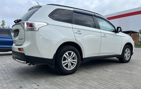 Mitsubishi Outlander III рестайлинг 3, 2014 год, 1 780 000 рублей, 7 фотография