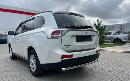 Mitsubishi Outlander III рестайлинг 3, 2014 год, 1 780 000 рублей, 10 фотография