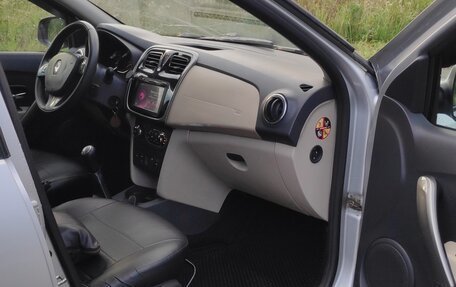 Renault Logan II, 2016 год, 590 000 рублей, 20 фотография