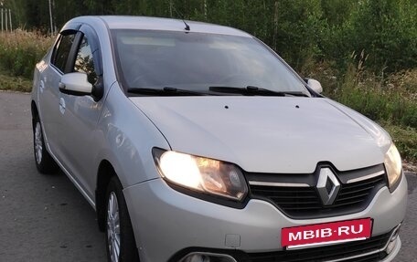 Renault Logan II, 2016 год, 590 000 рублей, 7 фотография