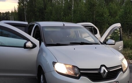 Renault Logan II, 2016 год, 590 000 рублей, 10 фотография