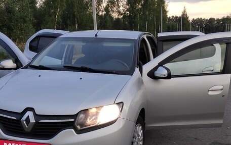 Renault Logan II, 2016 год, 590 000 рублей, 12 фотография