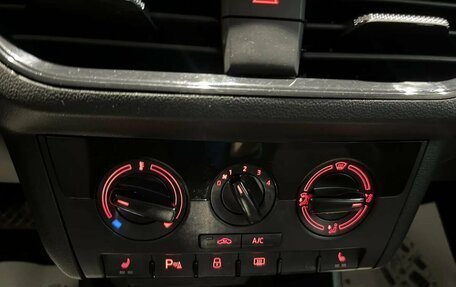 Volkswagen Polo VI (EU Market), 2022 год, 1 900 000 рублей, 21 фотография