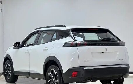 Peugeot 2008 II, 2022 год, 1 190 005 рублей, 3 фотография