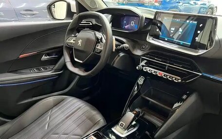 Peugeot 2008 II, 2022 год, 1 190 005 рублей, 8 фотография