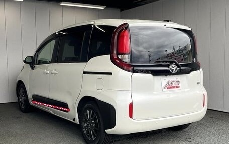Toyota Sienta, 2023 год, 1 170 009 рублей, 5 фотография