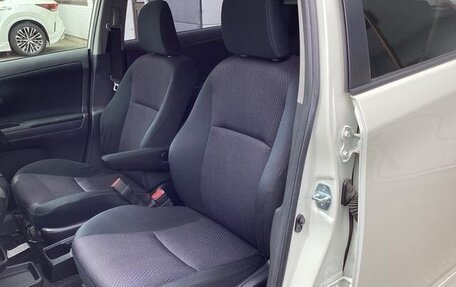 Toyota Wish II, 2017 год, 1 218 009 рублей, 14 фотография