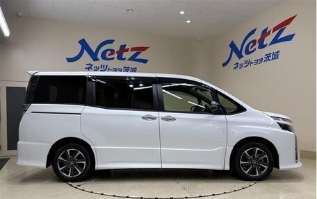 Toyota Voxy III, 2021 год, 1 713 009 рублей, 3 фотография