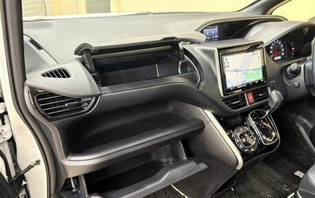 Toyota Voxy III, 2021 год, 1 713 009 рублей, 13 фотография