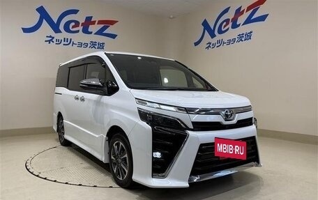 Toyota Voxy III, 2021 год, 1 713 009 рублей, 2 фотография